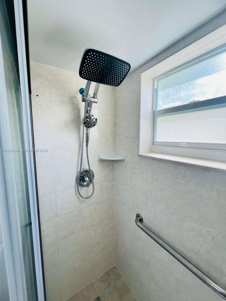 RAMBLEWOOD EAST CONDO - Residential