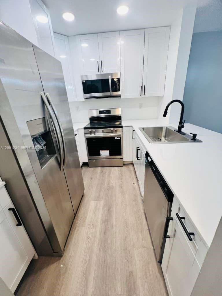 RAMBLEWOOD EAST CONDO - Residential