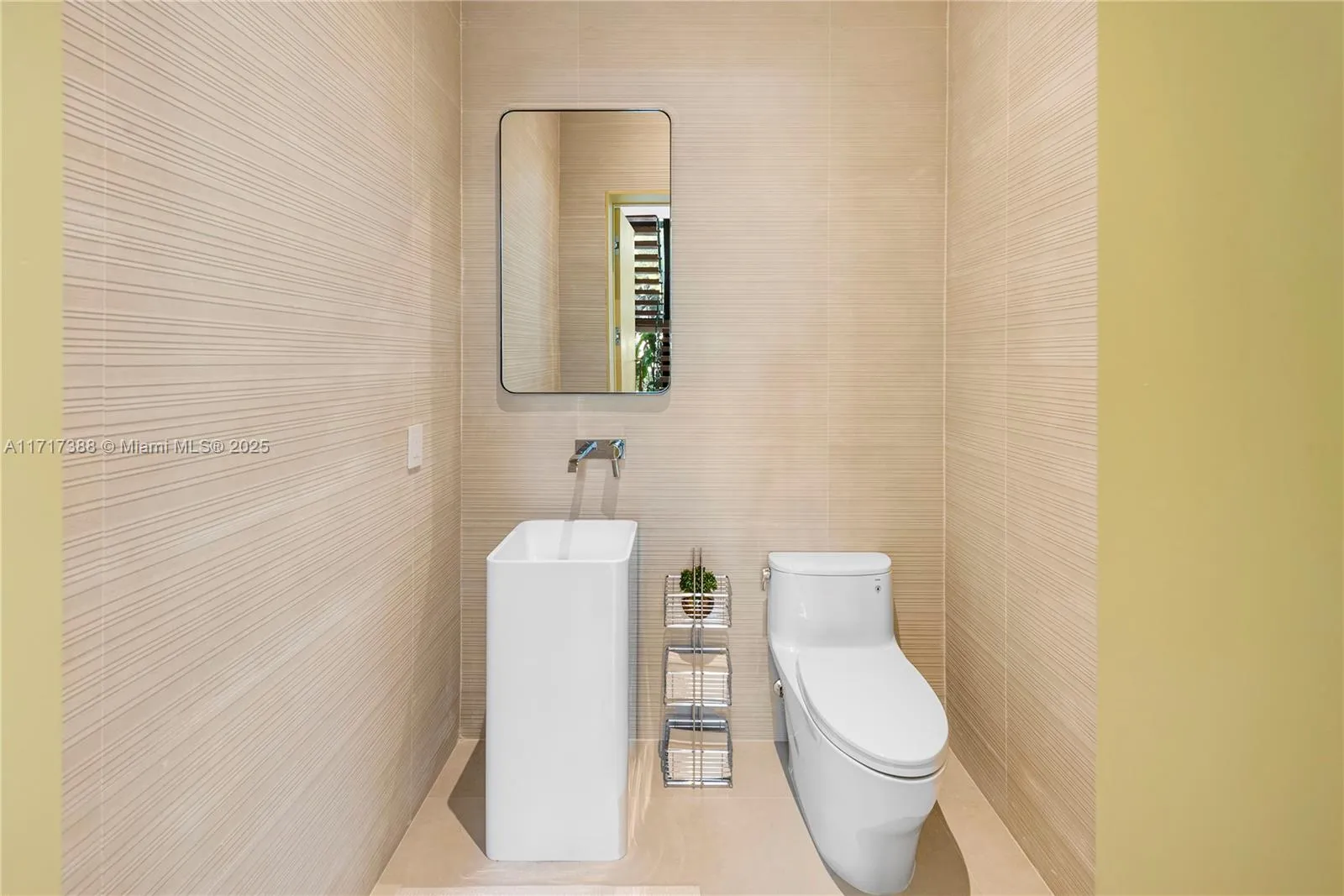 North Miami, Florida 33181, United States, 7 Bedrooms Bedrooms, ,7 BathroomsBathrooms,Residential,Active,22216