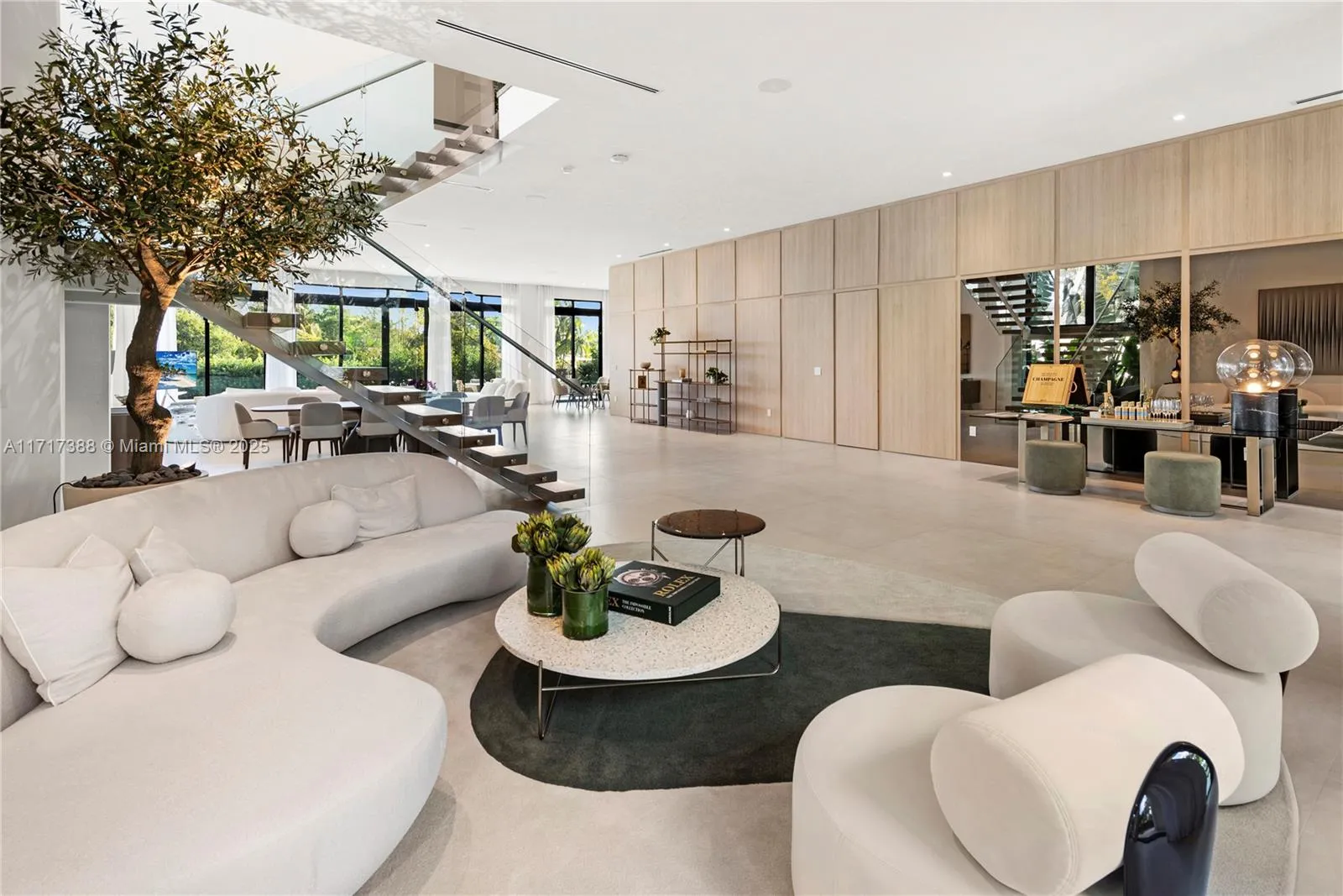 North Miami, Florida 33181, United States, 7 Bedrooms Bedrooms, ,7 BathroomsBathrooms,Residential,Active,22216