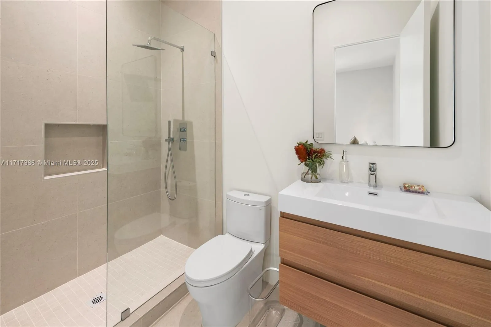 North Miami, Florida 33181, United States, 7 Bedrooms Bedrooms, ,7 BathroomsBathrooms,Residential,Active,22216