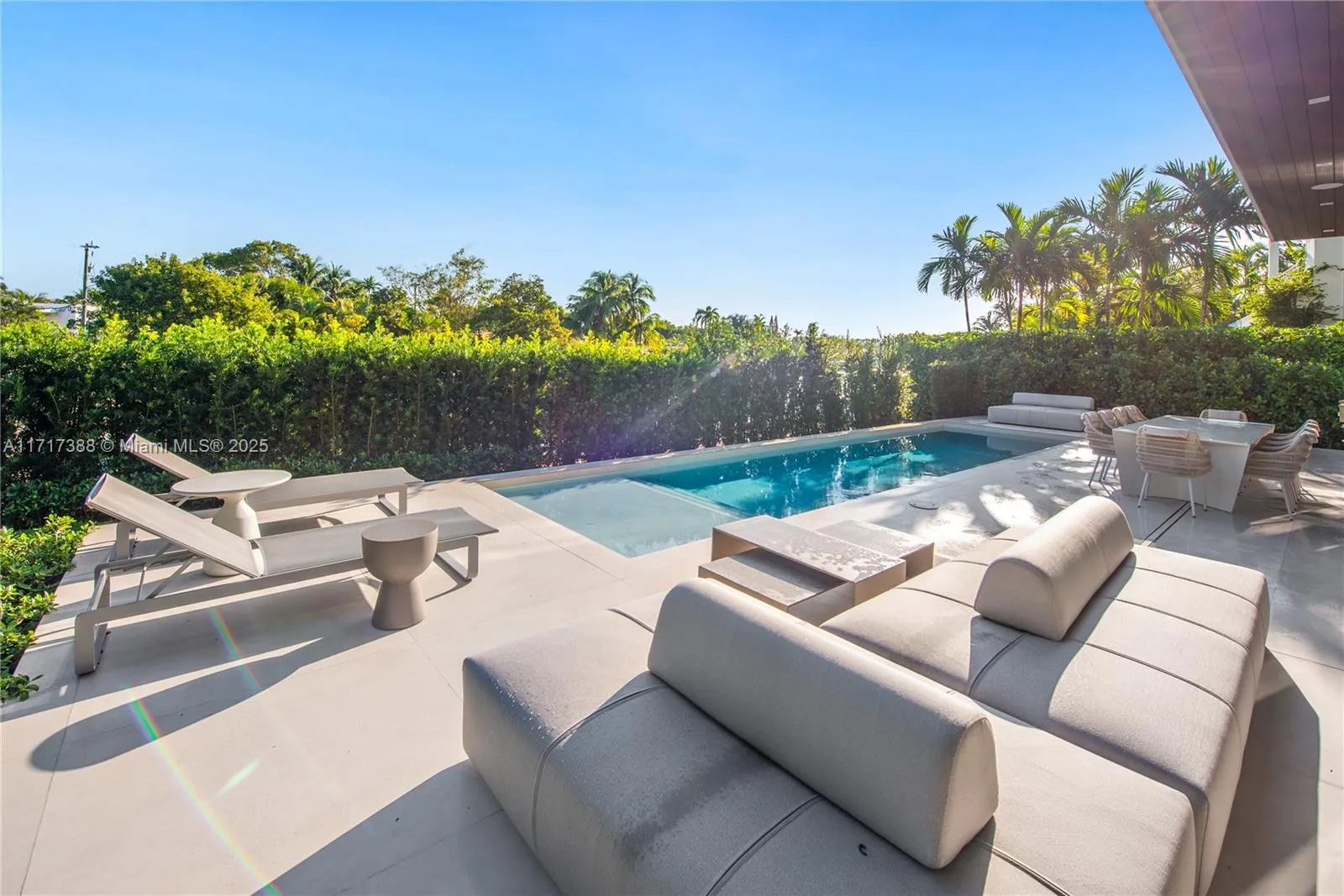 North Miami, Florida 33181, United States, 7 Bedrooms Bedrooms, ,7 BathroomsBathrooms,Residential,Active,22216