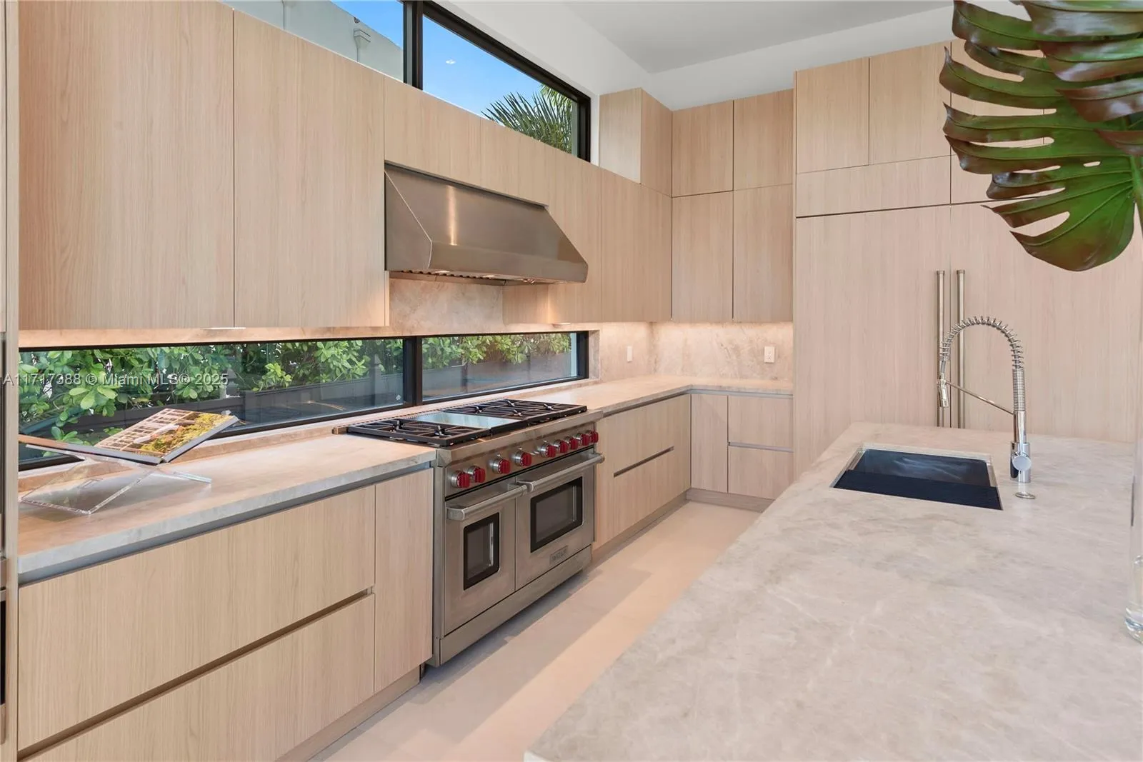 North Miami, Florida 33181, United States, 7 Bedrooms Bedrooms, ,7 BathroomsBathrooms,Residential,Active,22216