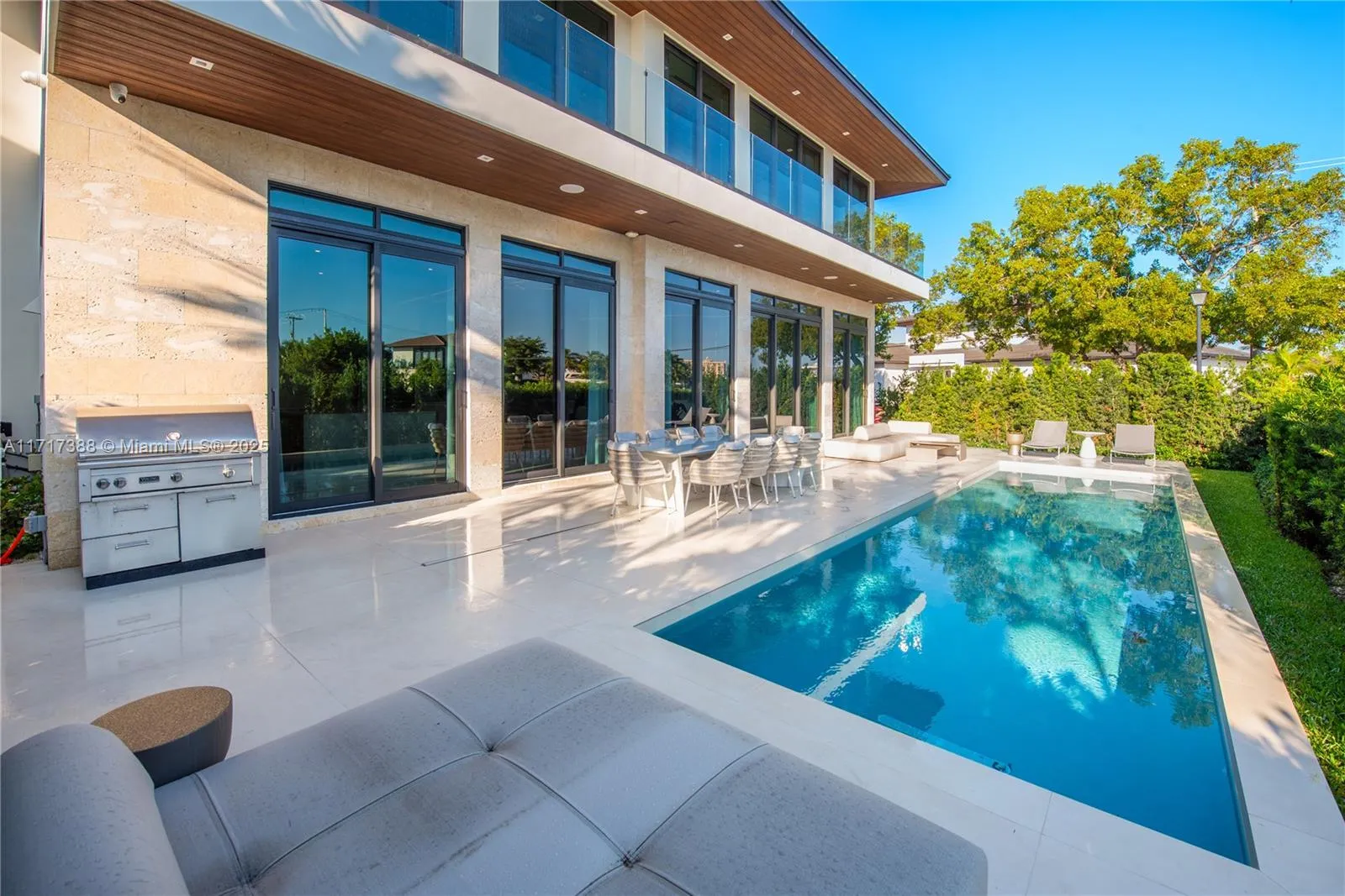 North Miami, Florida 33181, United States, 7 Bedrooms Bedrooms, ,7 BathroomsBathrooms,Residential,Active,22216