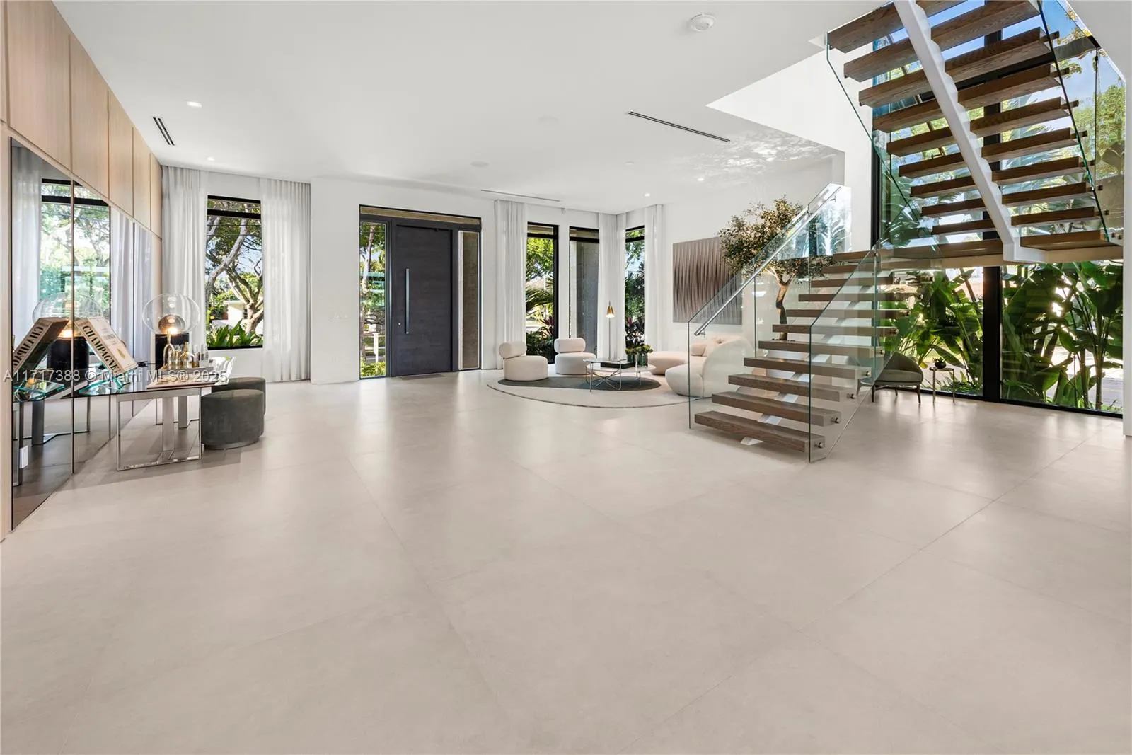 North Miami, Florida 33181, United States, 7 Bedrooms Bedrooms, ,7 BathroomsBathrooms,Residential,Active,22216