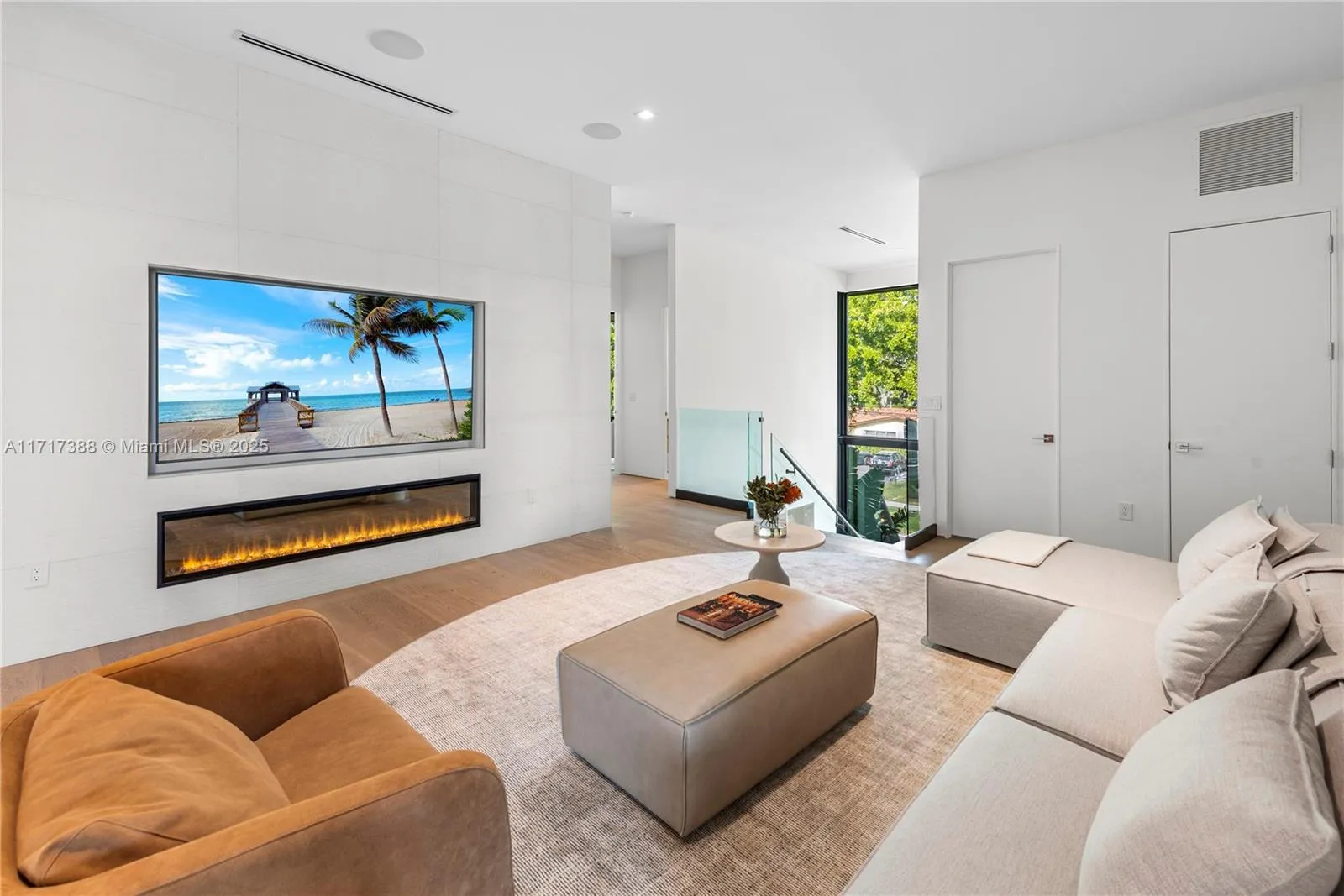 North Miami, Florida 33181, United States, 7 Bedrooms Bedrooms, ,7 BathroomsBathrooms,Residential,Active,22216