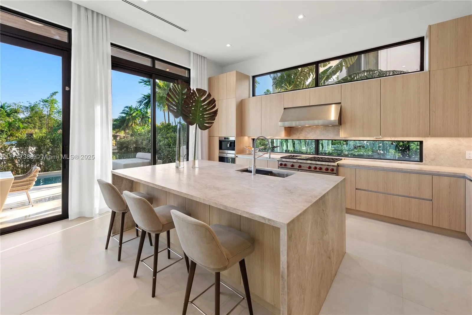 North Miami, Florida 33181, United States, 7 Bedrooms Bedrooms, ,7 BathroomsBathrooms,Residential,Active,22216