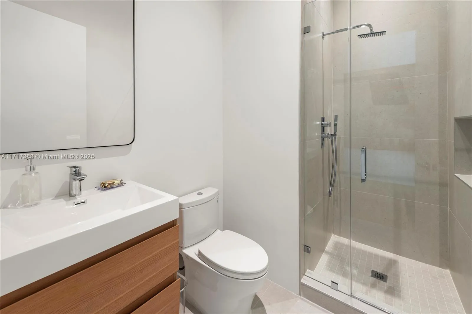 North Miami, Florida 33181, United States, 7 Bedrooms Bedrooms, ,7 BathroomsBathrooms,Residential,Active,22216