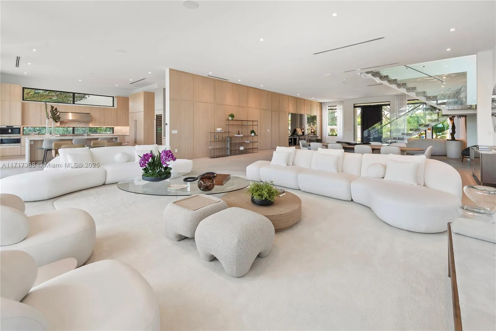 North Miami, Florida 33181, United States, 7 Bedrooms Bedrooms, ,7 BathroomsBathrooms,Residential,Active,22216