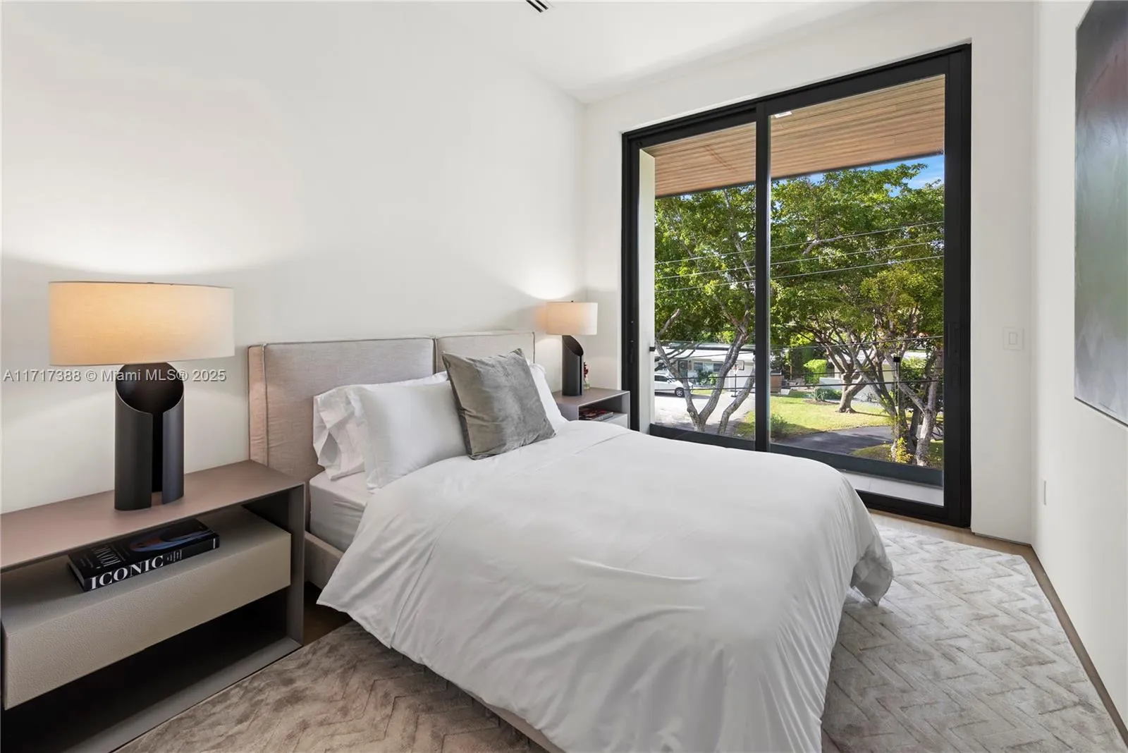 North Miami, Florida 33181, United States, 7 Bedrooms Bedrooms, ,7 BathroomsBathrooms,Residential,Active,22216