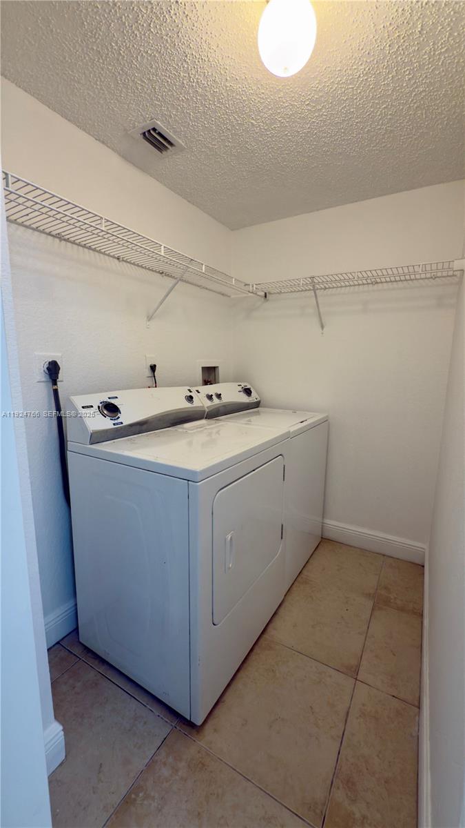 1455 Lake Crystal Dr D