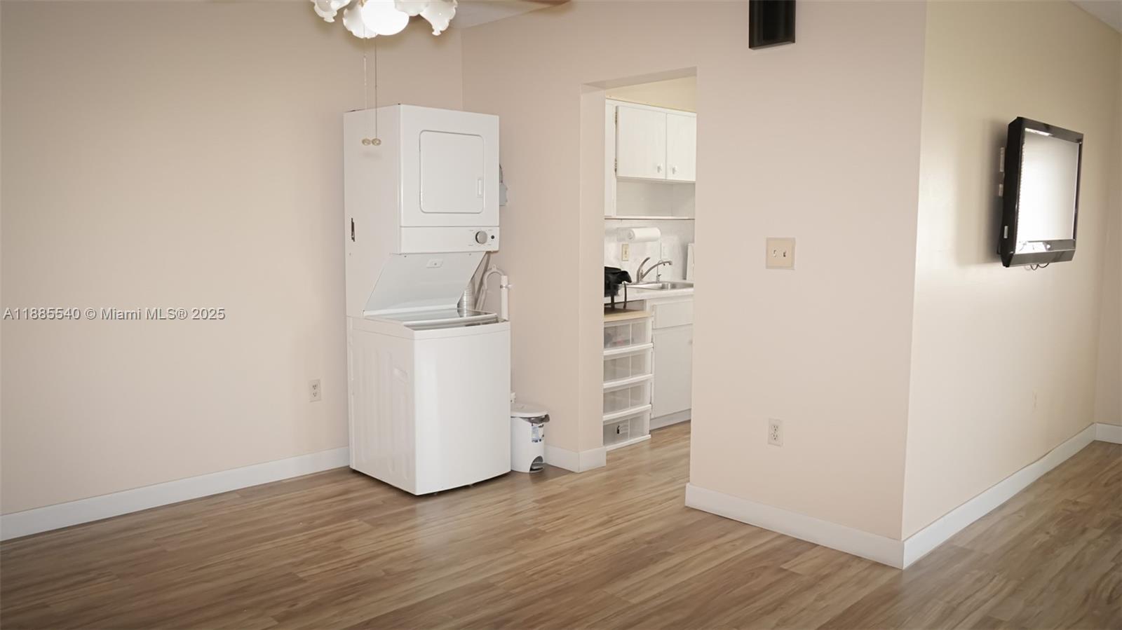 RO-MONT SOUTH CONDO J - Residential