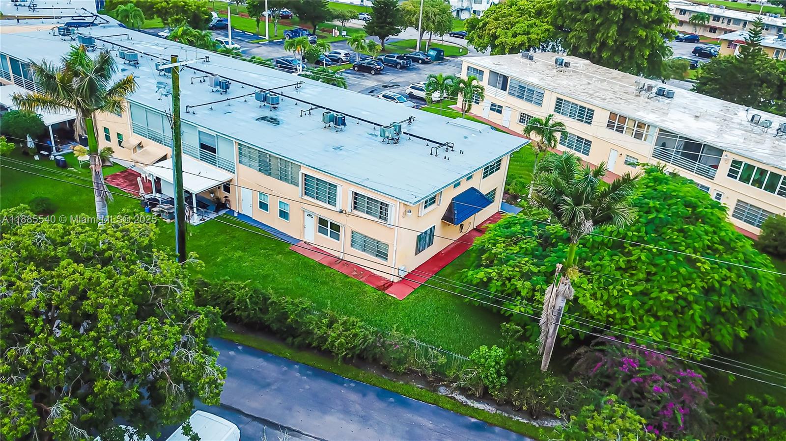 RO-MONT SOUTH CONDO J - Residential