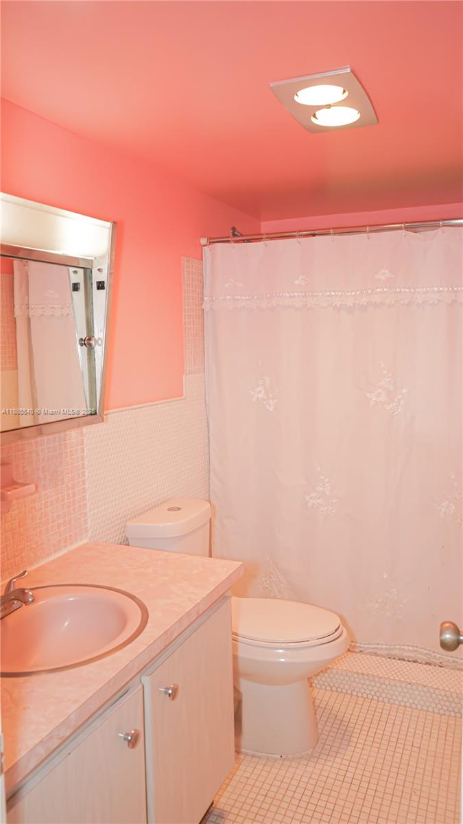 RO-MONT SOUTH CONDO J - Residential