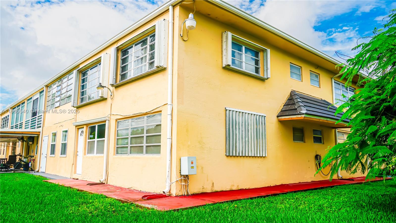 RO-MONT SOUTH CONDO J - Residential