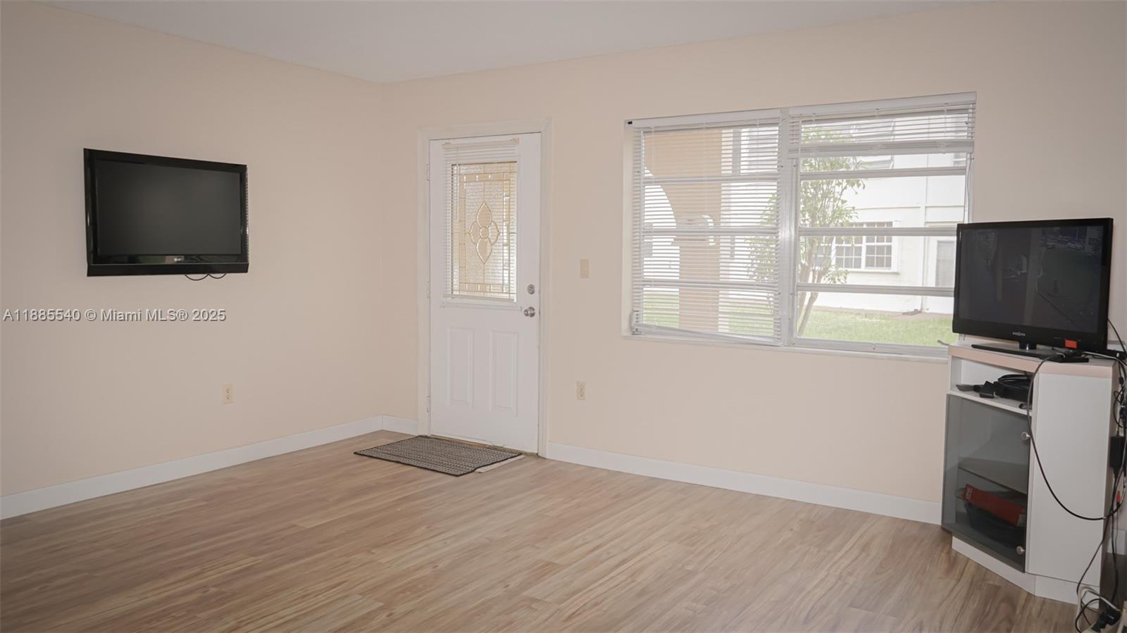 RO-MONT SOUTH CONDO J - Residential
