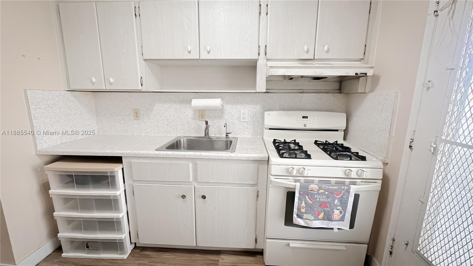 RO-MONT SOUTH CONDO J - Residential
