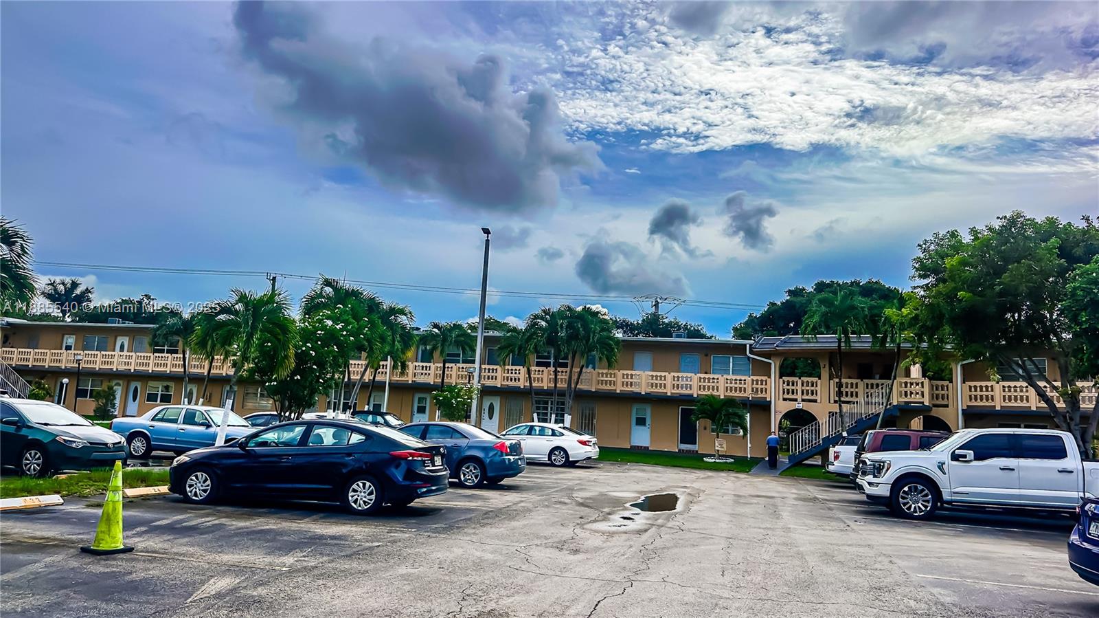 RO-MONT SOUTH CONDO J - Residential
