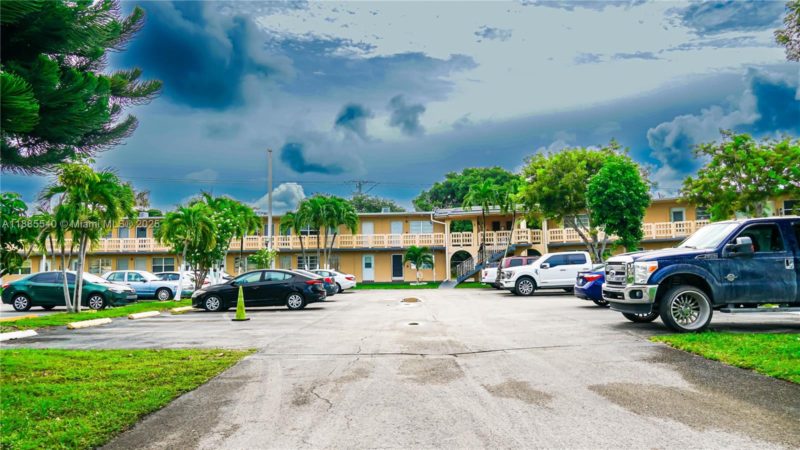 RO-MONT SOUTH CONDO J - Residential