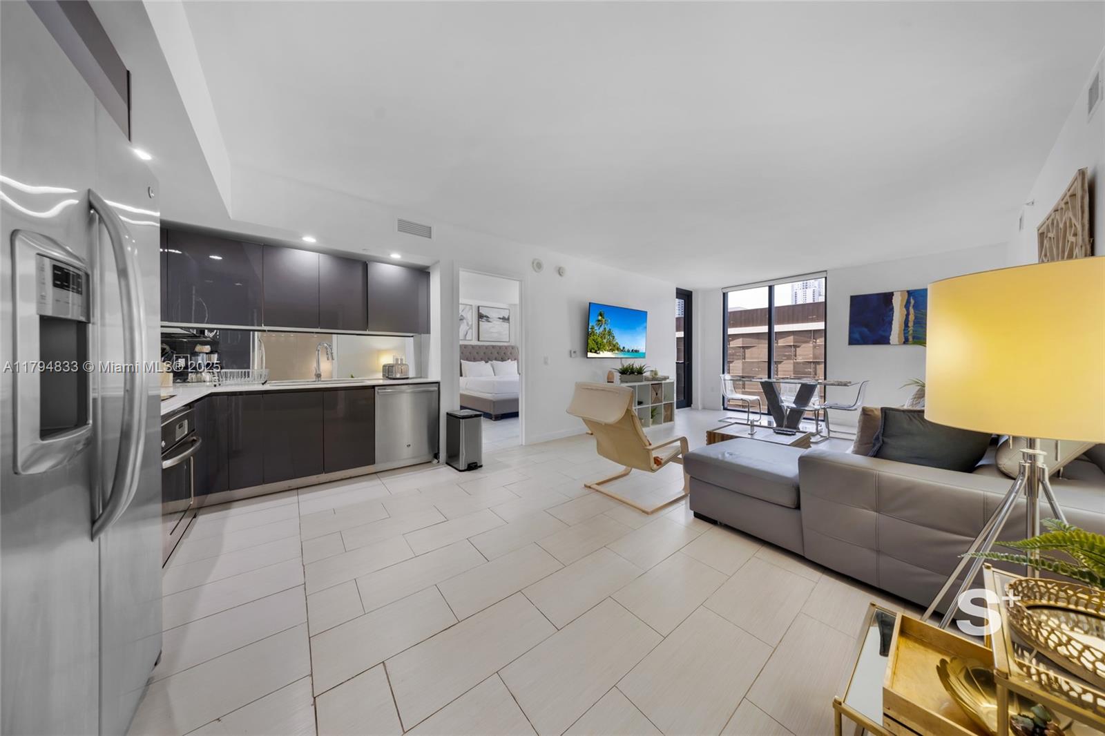 31 SE 6th St 1407