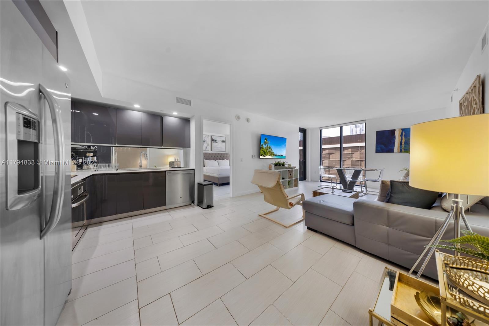 31 SE 6th St 1407