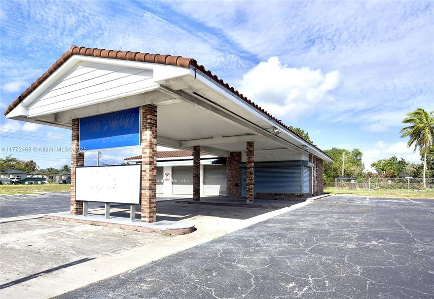 LOCATION, LOCATION.CALLING ALL NATIONAL TENANTS AND QSR. Its proximity to I-95 ensures seamless
transportation and connectivity. Discover a prime commercial rental opportunity in an Opportunity Zone, providing valuable tax benefits for your business.This .76 property includes 33507  square feet of land and a 2,579-square-foot building equipped with office space, two bathrooms, three drive-thru bays, and ample parking. Located on NW 79th Street, it boasts high visibility with over 35,000 vehicles passing daily. Situated in a bustling commercial district, the property is surrounded by prominent neighbors such as Harbor Freight, Walgreens, McDonald's, Burger King, and Family Dollar.
Current Certificate of Use Approved For Mechanical Repair, Service Station and Truck Rentals