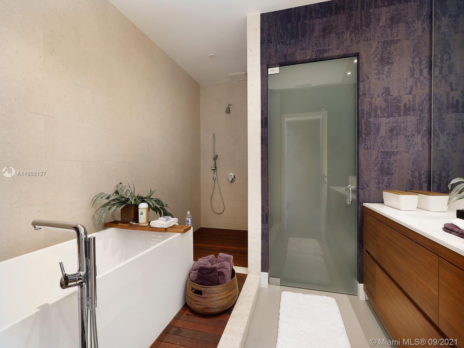 THE FAIRCHILD COCONUT GROV - Residential