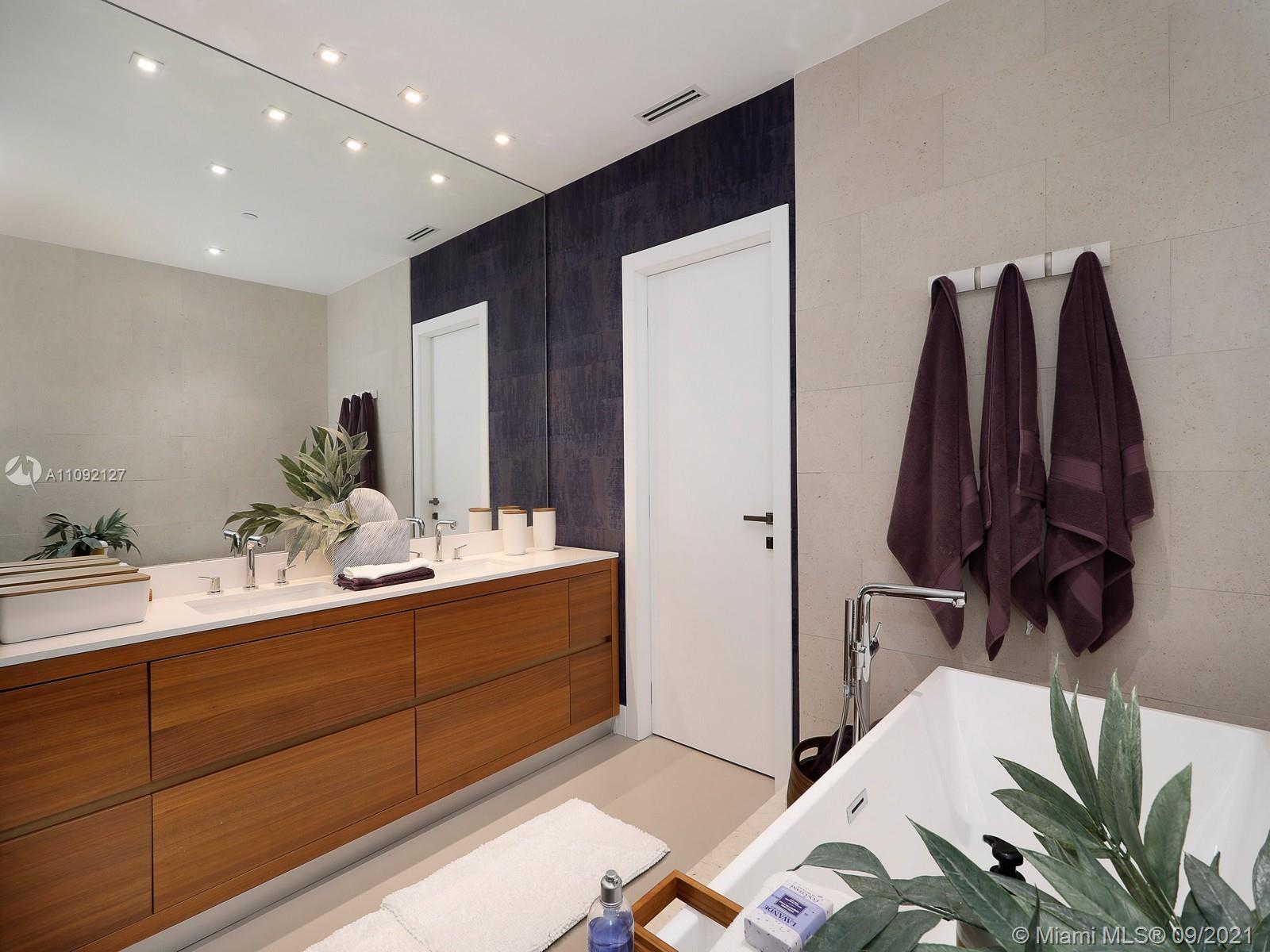 THE FAIRCHILD COCONUT GROV - Residential