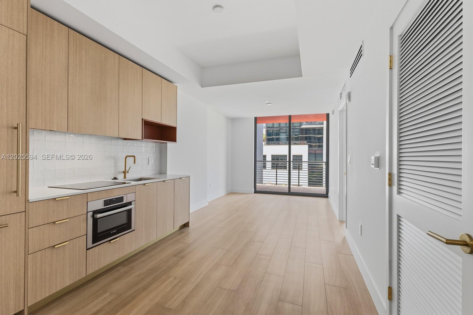 90 NE 32ND ST 506