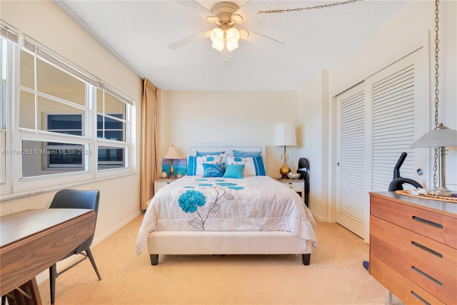 STARLIGHT TOWERS CONDO - Residential