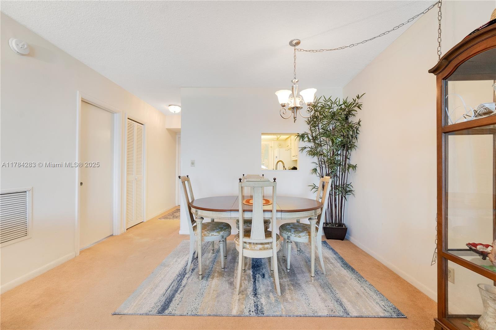 STARLIGHT TOWERS CONDO - Residential