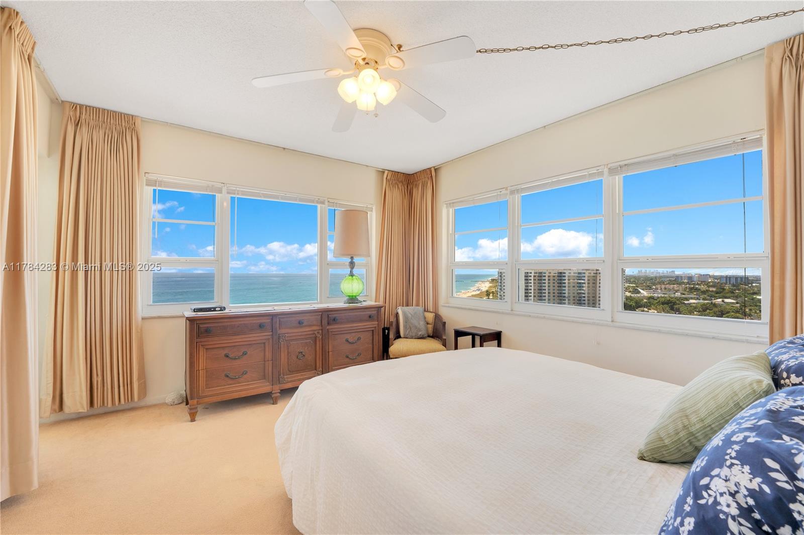 STARLIGHT TOWERS CONDO - Residential