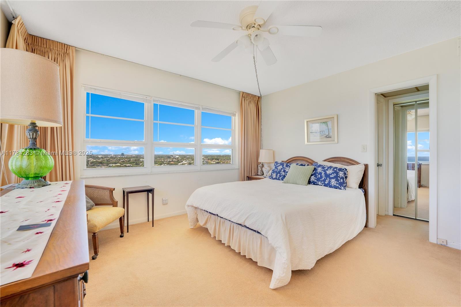 STARLIGHT TOWERS CONDO - Residential