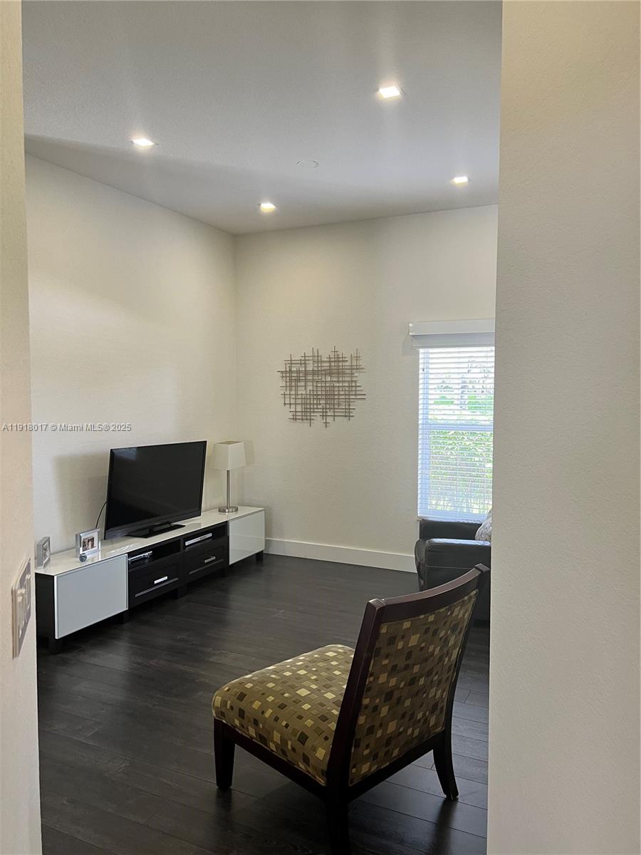 PEMBROKE ISLES 1 - Residential Lease