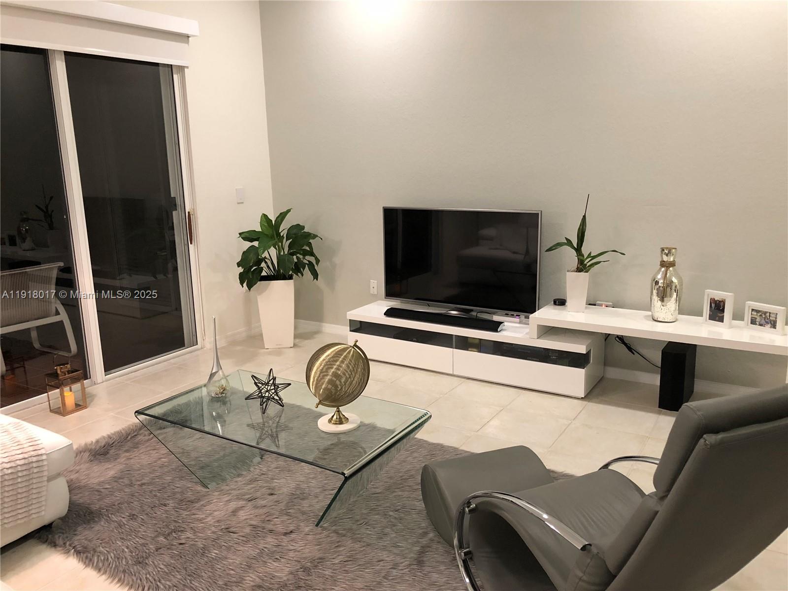 PEMBROKE ISLES 1 - Residential Lease