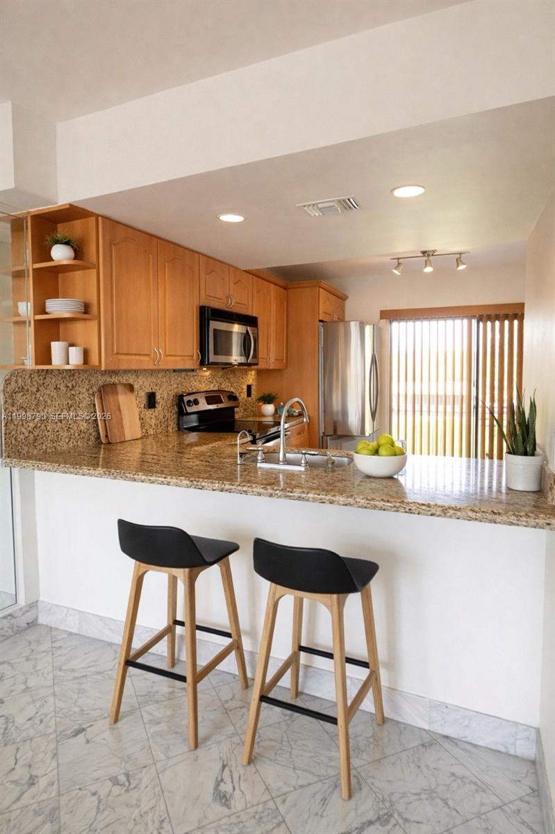 RESIDENCIAL COND - Residential Lease