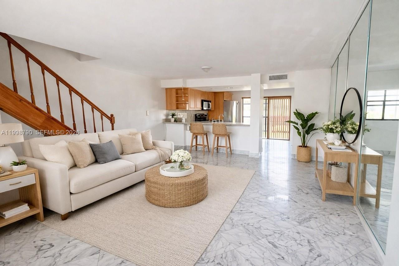 RESIDENCIAL COND - Residential Lease