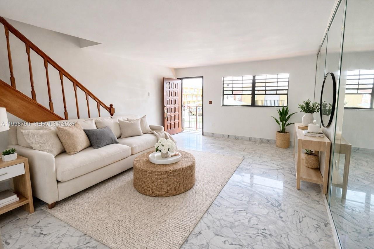 RESIDENCIAL COND - Residential Lease