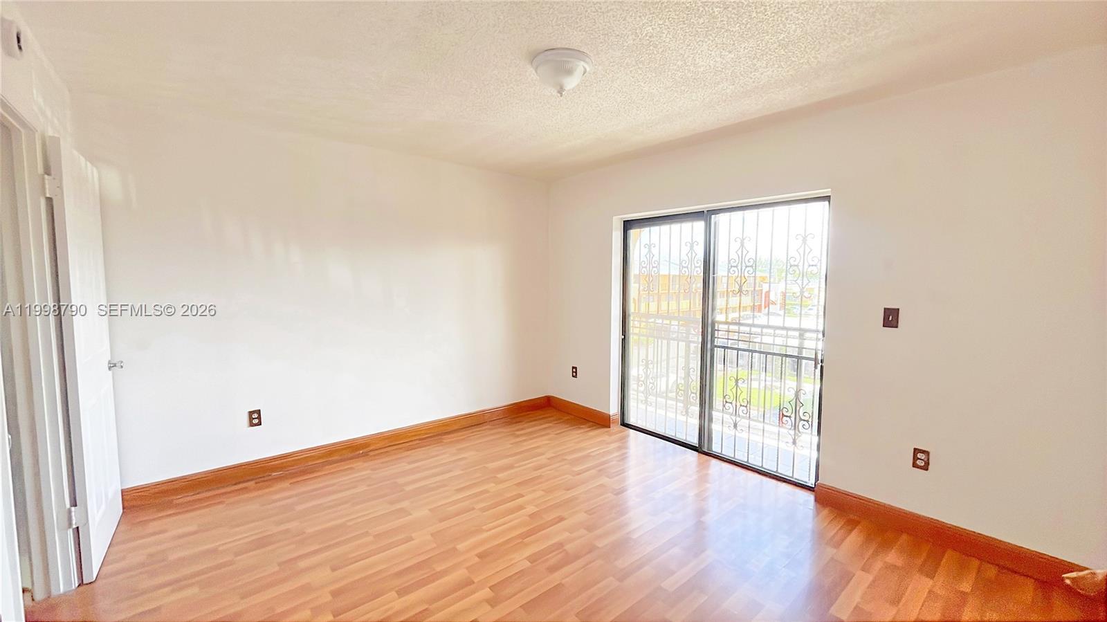 RESIDENCIAL COND - Residential Lease