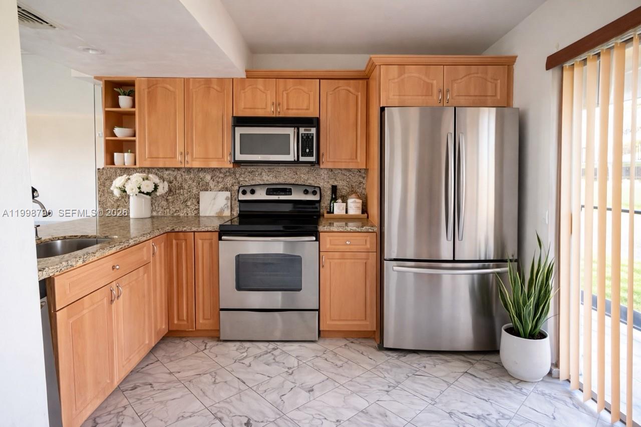 RESIDENCIAL COND - Residential Lease