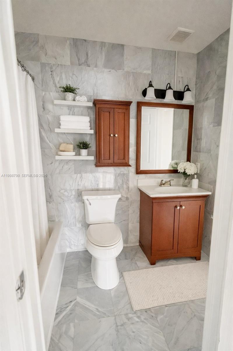 RESIDENCIAL COND - Residential Lease