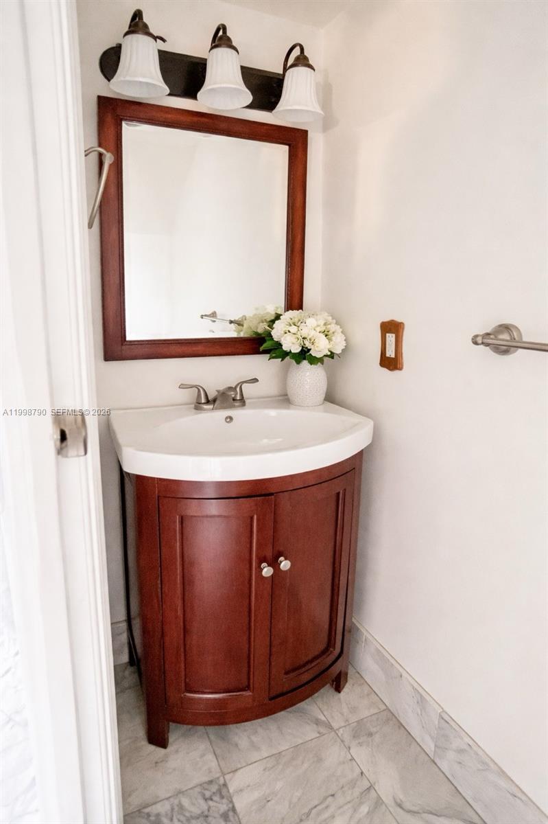 RESIDENCIAL COND - Residential Lease