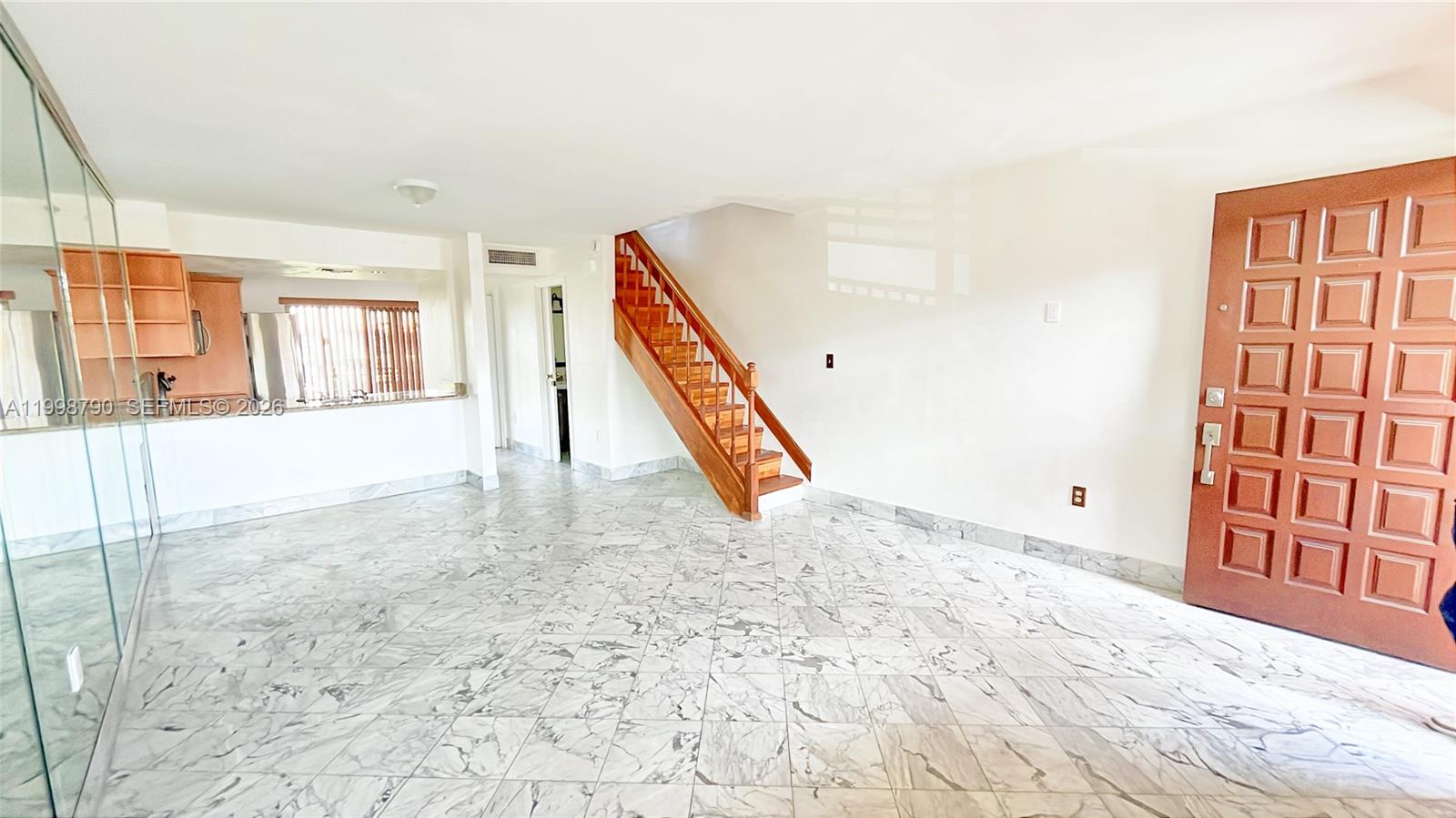 RESIDENCIAL COND - Residential Lease