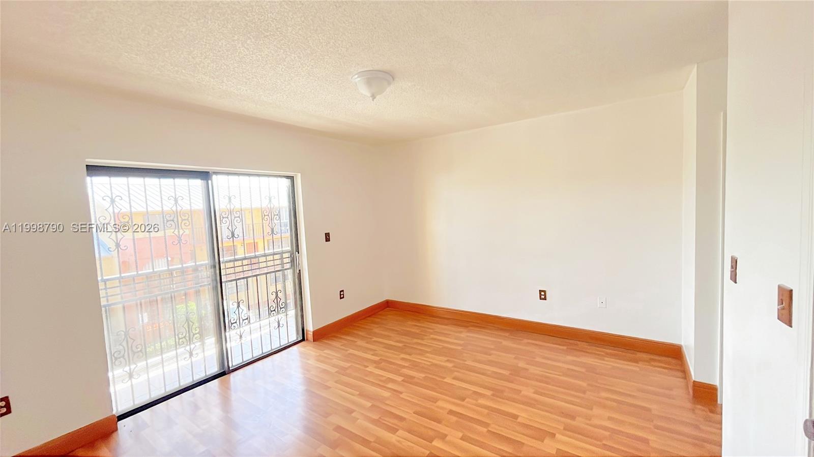 RESIDENCIAL COND - Residential Lease