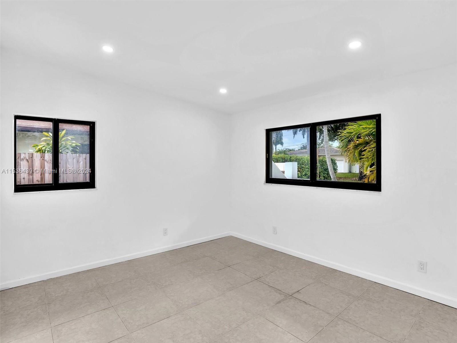 VENETIAN SEC KEYSTONE POI - Residential