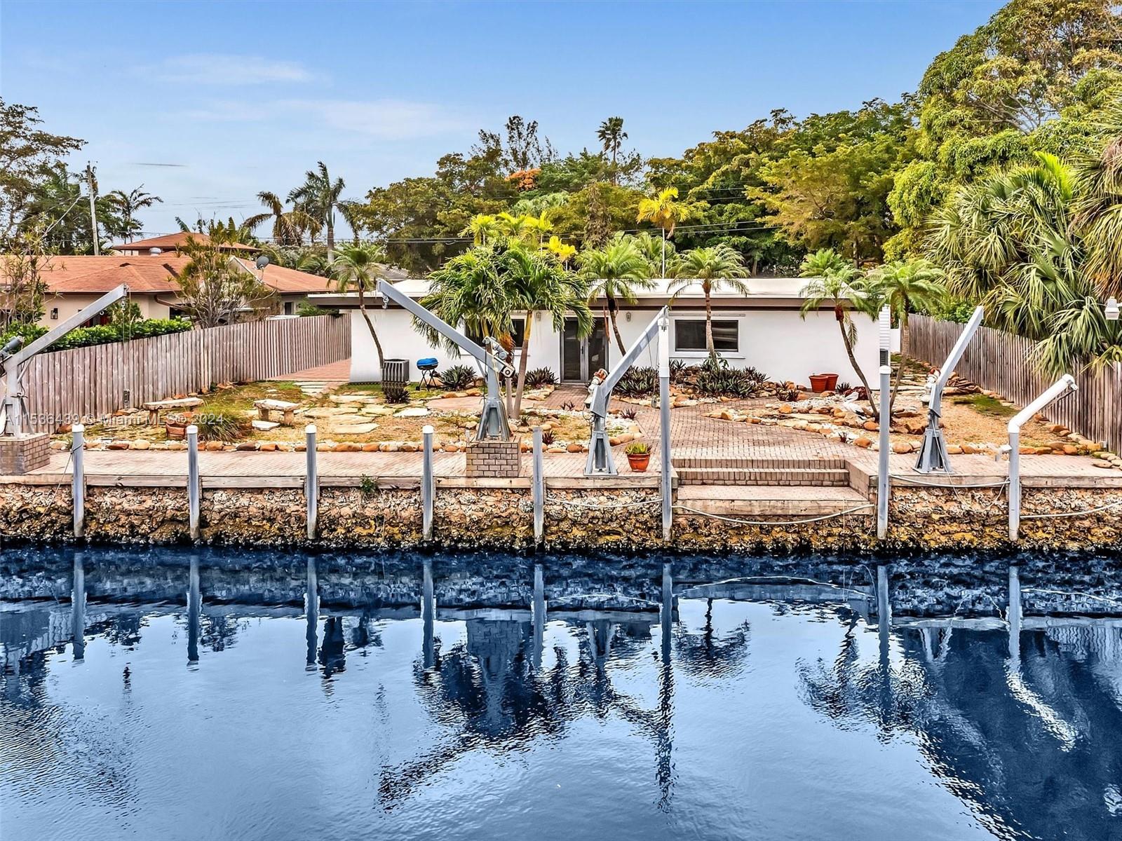 VENETIAN SEC KEYSTONE POI - Residential