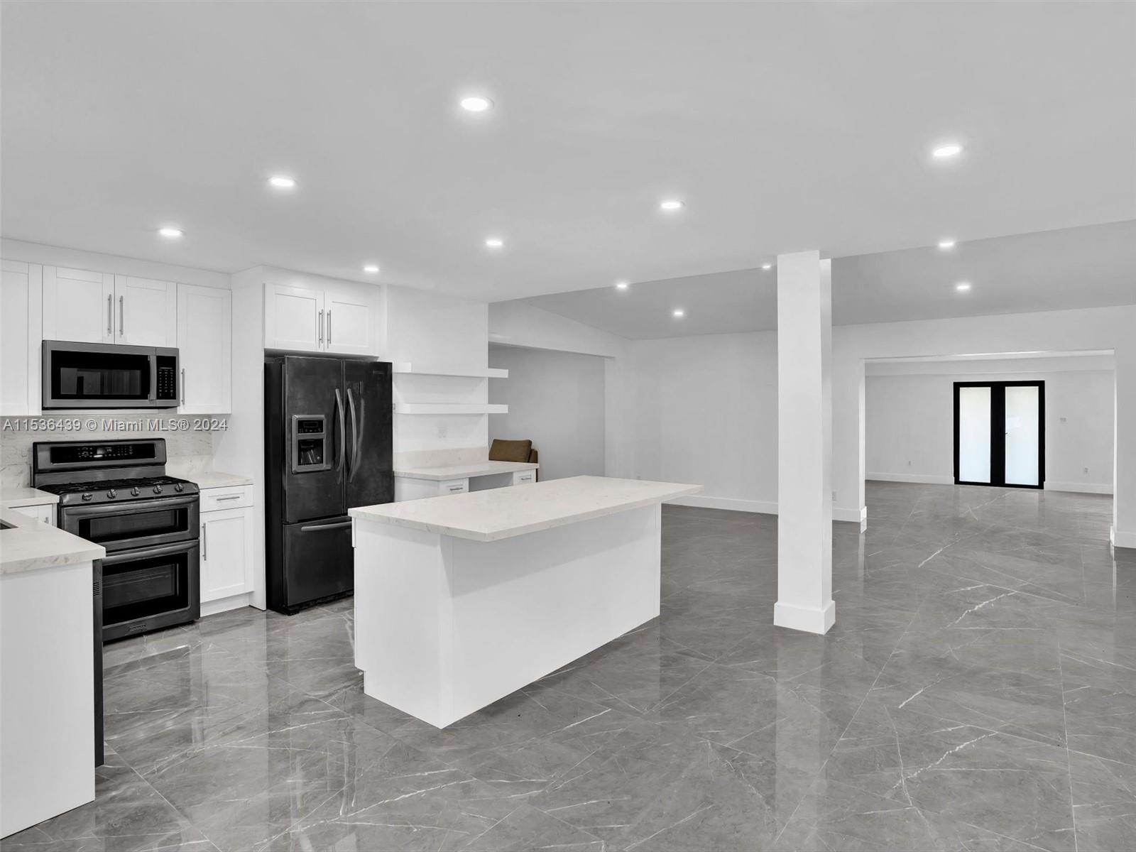 VENETIAN SEC KEYSTONE POI - Residential