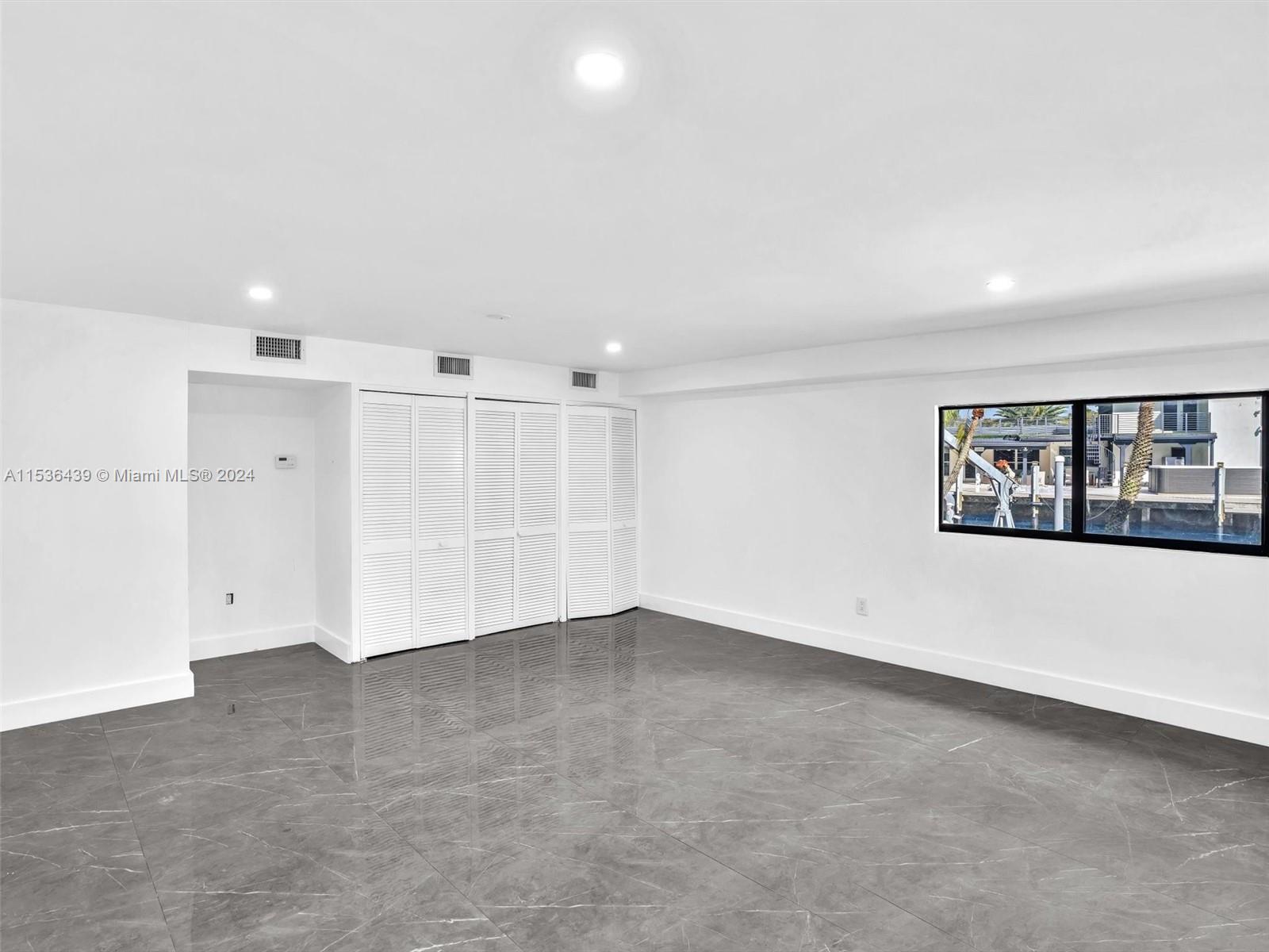 VENETIAN SEC KEYSTONE POI - Residential