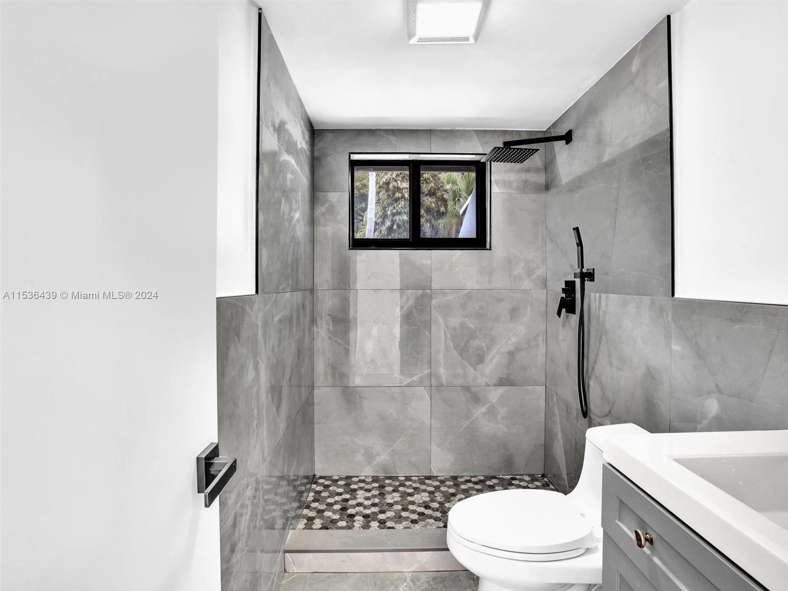 VENETIAN SEC KEYSTONE POI - Residential