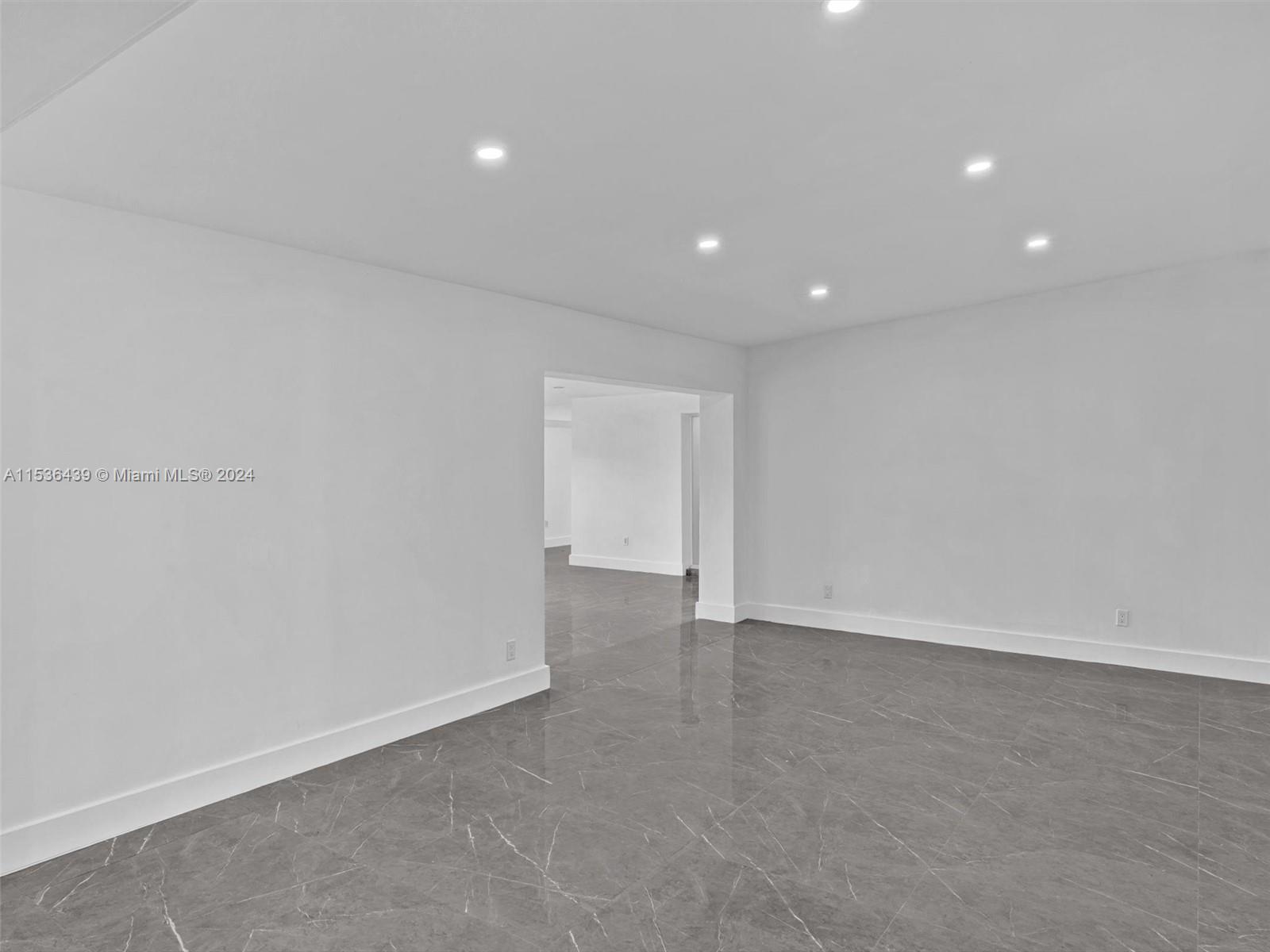 VENETIAN SEC KEYSTONE POI - Residential